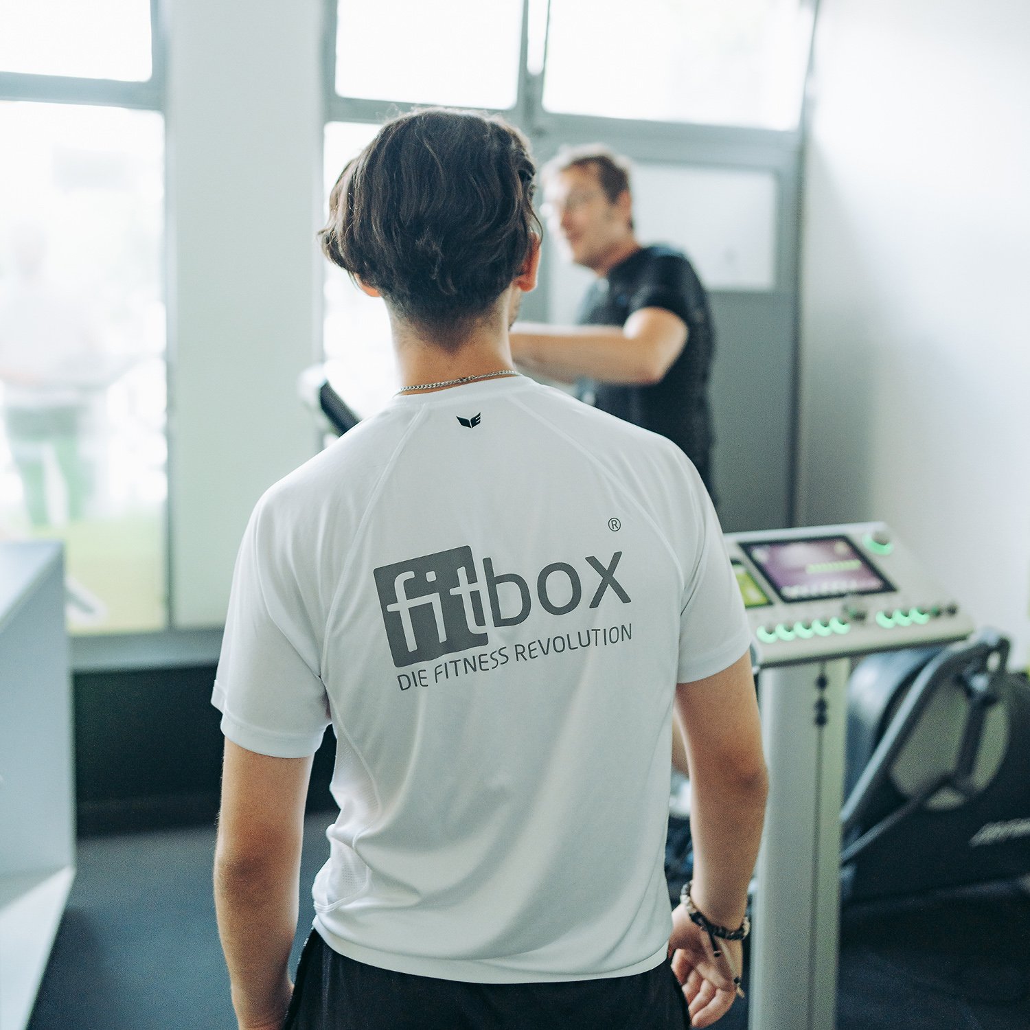 fitbox Auszubildender im Studio – praxisnahe Ausbildung in der Fitnessbranche mit individueller Betreuung.