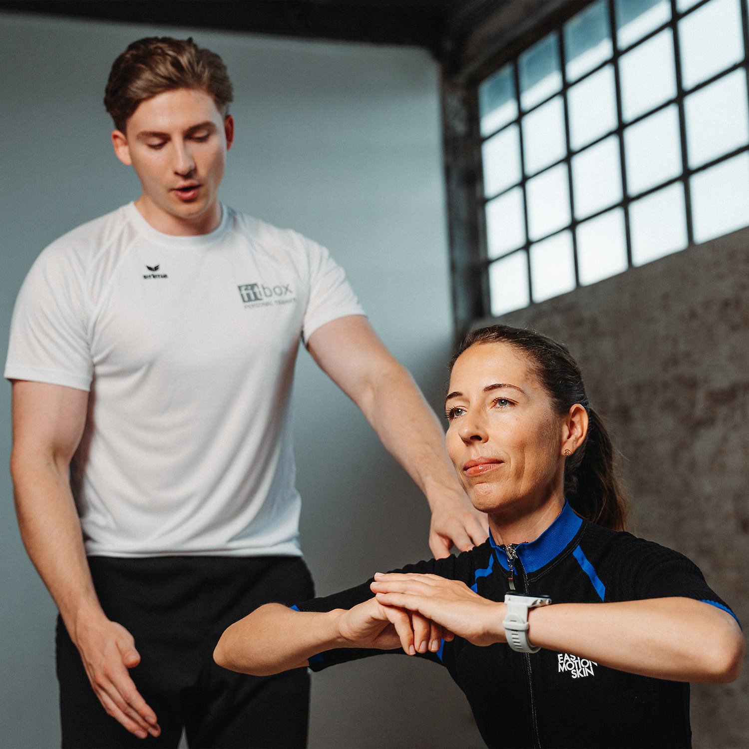fitbox Auszubildender im Studio – praxisnahe Ausbildung in der Fitnessbranche mit individueller Betreuung.
