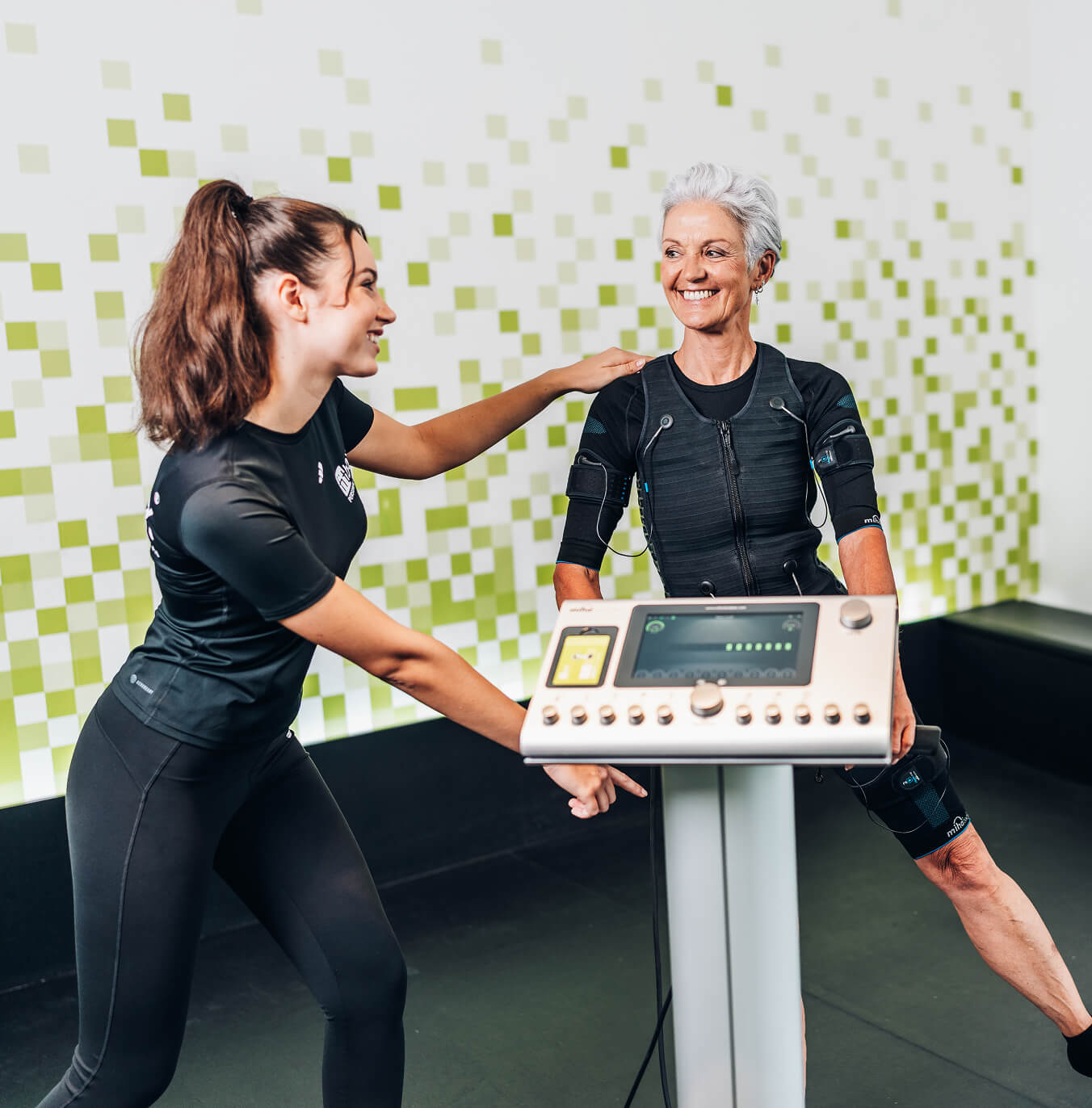 old-young-woman-machine